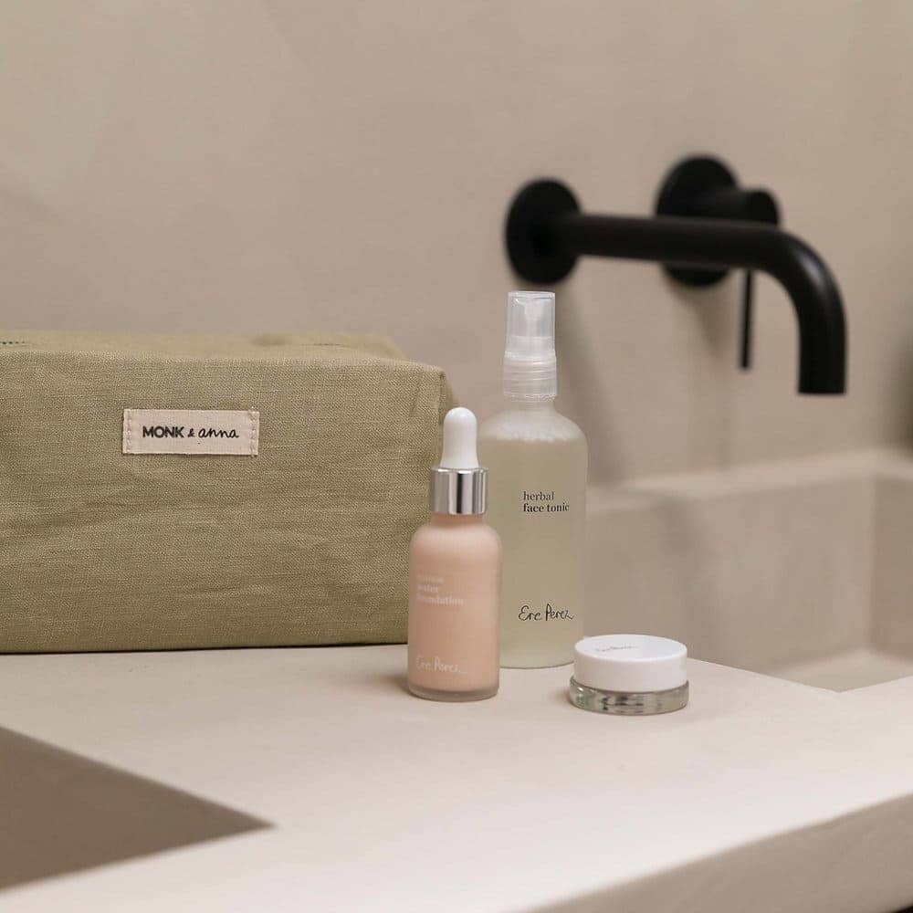 Kosmetiktasche aus Leinen (pistachio) von Monk & Anna edel weiss