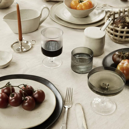 Ripple Champagner Gläser 2er Set (smoked grey) von ferm LIVING