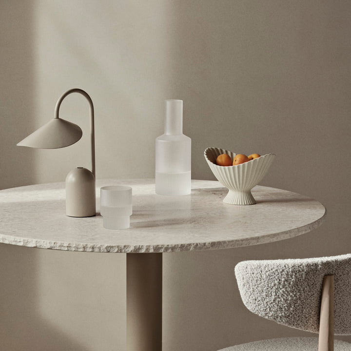 Ripple Karaffe (frosted) von ferm Living edel weiss