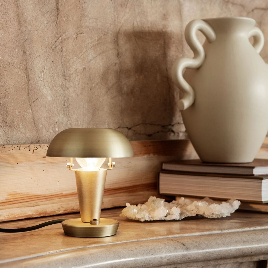 Tiny Tischlampe von ferm LIVING edel weiss